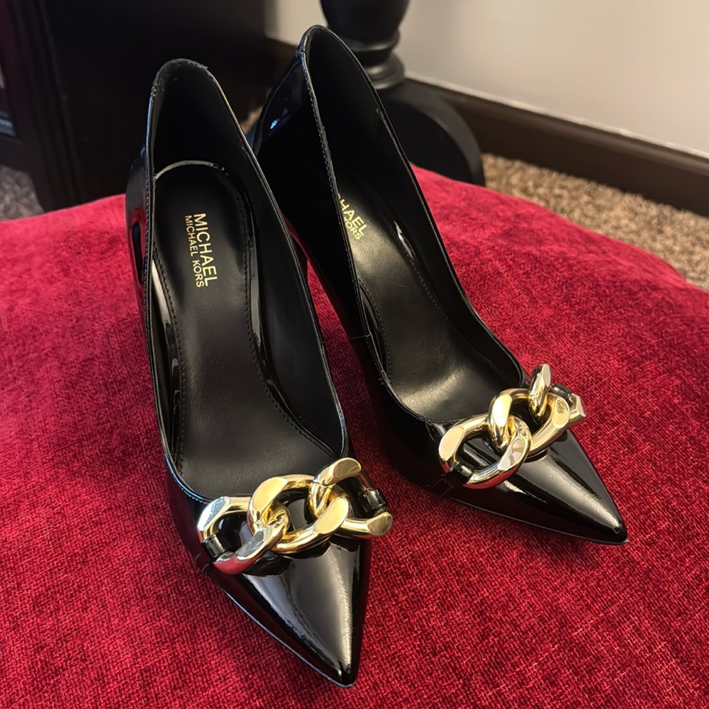 EUC! Michael Kors Scarlett Pumps